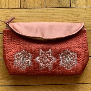 NWOT Korean zipper pouch